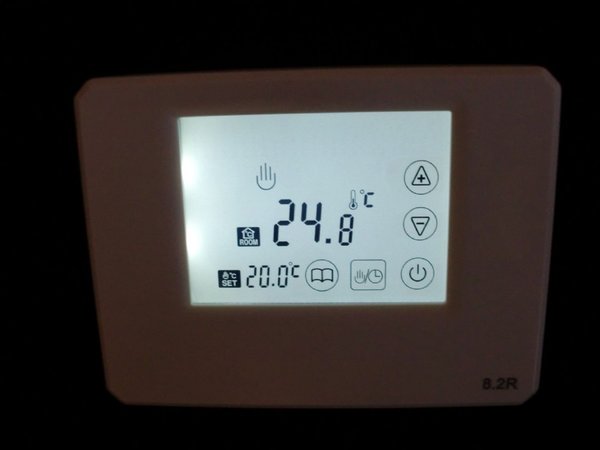 Thermostat mit Touchscreen silber Aufputz potentialfreier Kontakt Batteriebetrieb #750